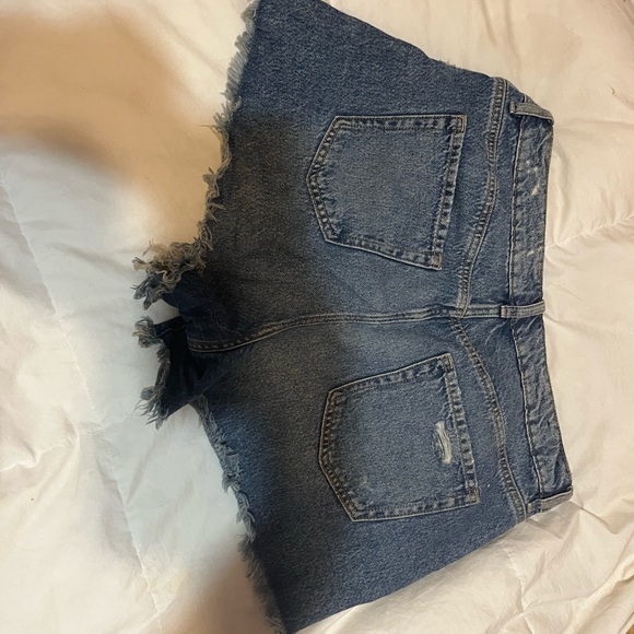 Dynamite distressed Claudia mom shorts - Picture 3 of 4